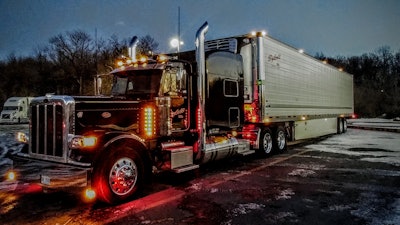 A reefer trailer is the best way to ensure freeze protection. Zac McGlothlen uploaded to Overdrive’s Reader Rigs gallery this photo of his 2015 Peterbilt 389 pulling a 2013 Vanguard reefer.