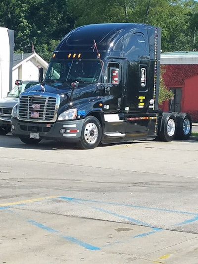 my truck 14 Freighliner Cascadia