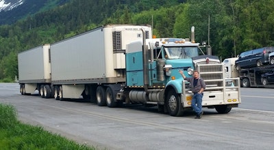 2007 KW 900. Cat motor with 625 hp.