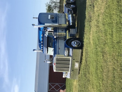 Azmir’s peterbilt 389