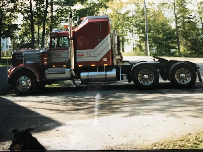 81 W900A Kenny, Taylor..ed workhorse. Uploaded by : Brooke Duane Taylor 1981 KW 400 Cummins, 15 Over with Rocky dog watching.