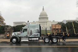 capitolchristmastree-2018-11-27-14-23