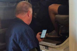 hours-inspection-smartphone-2018-11-20-10-53