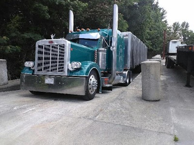 1999 Peterbilt 389 EXHD