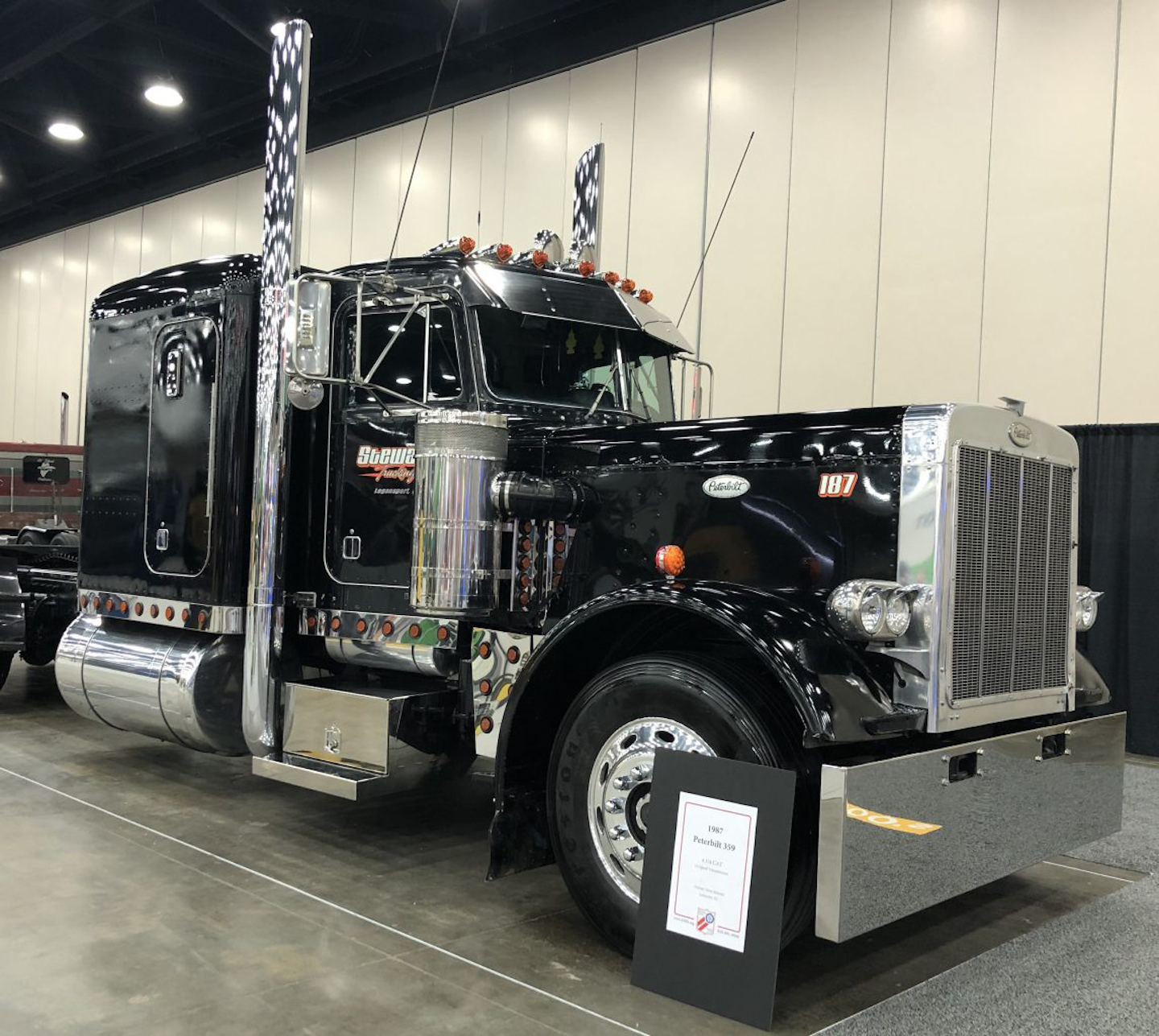 Photos: Antique trucks on display throughout MATS | Overdrive