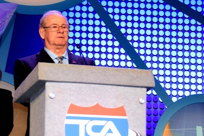 Jewell addresses fleet executives and trucking suppliers at TCA’s banquet.