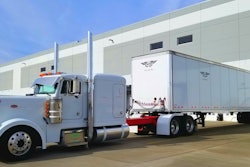 1999-Peterbilt-379-Kris-Santoianni-2019-04-12-08-50