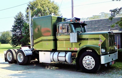 In order to transport the unit to Walcott, the twin five-inch stacks had to be cut to top-of-sleeper level, Green notes. This picture, obviously, is before the removal.