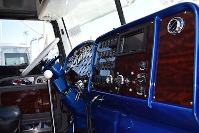 The dash is a Peterbilt 359-style, or Corvette-style, giving the truck more of an old-school look.