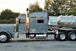 Dennis-holliday-truck-and-trailer-2019-05-02-14-50