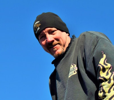 Owner-operator J.D. Howard’s Midwest asphalt-hauling operation delivers short hauls and more home time…