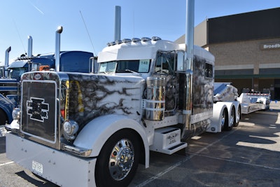 Gary Jones’ 1999 Peterbilt 379 and 2019 Globe RGN, Excessive Behavior II, feature airbrushed smoky flames throughout.