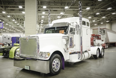 Third place: Ryan Mahens’ 2006 International 9900i, “Island Time.” Mahens’ rig also earned third-place finishes in the Bobtail – 2001 and newer and Interior – Cab Only categories at the 2018 Pride & Polish.