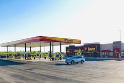 rochelle-illinois-loves-truck-stop-2019-06-14-09-43
