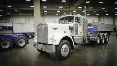 Second place: Dwayne Pitre’s and Mike Culotta’s 1975 Kenworth W900A.