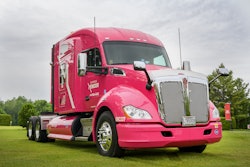 Express-Mondor-pink-truck-2019-07-22-10-06