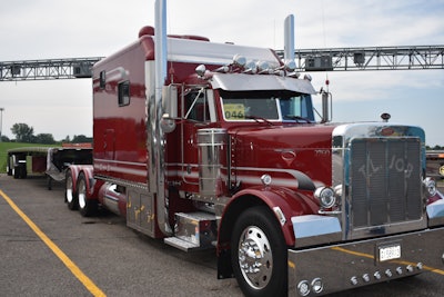 Tod Job’s 1996 Peterbilt 379 won in the Classic Division.