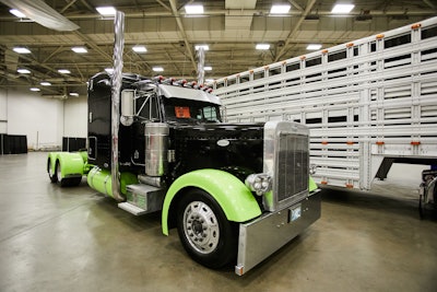 #662 Driver/Owner: Paul Manney Hometown: Mangum, OK Truck: 1998 Black and Green...