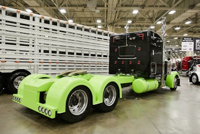 #662 Driver/Owner: Paul Manney Hometown: Mangum, OK Truck: 1998 Black and Green...