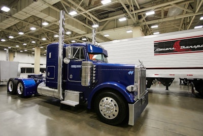 #674 Driver/Owner: Freddie Jimenez/ Freddie Freight Hometown: Crowley, TX Truck:...