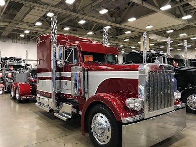 David Kosar with Riteway Truck Rental in Dallas is showing this 1996 Peterbilt 379. The truck is competing in the Working Bobtail class.