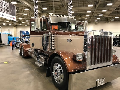 Jake Lindamood with Lindamood Demolition brought his 2007 Peterbilt 379 daycab and is competing in the Working Bobtail class.
