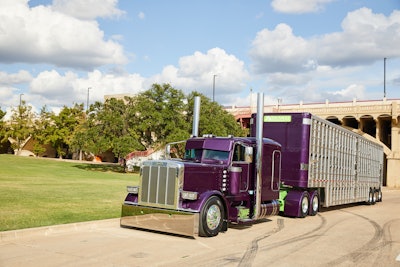 Best of Show, Builders Class | TJ Kounkel’s 2018 Peterbilt 389 and 2020 Wilson Silverstar livestock trailer, “The Joker”