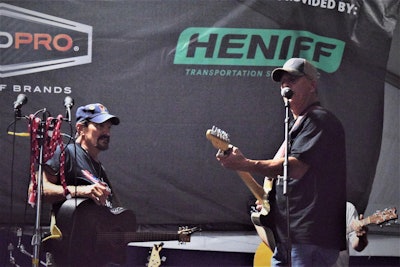 Bill Weaver (right) onstage at GATS with Leon Everette.