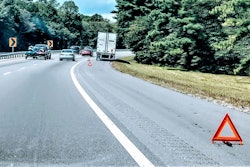 triangles-in-breakdown-lane-2019-09-20-15-20