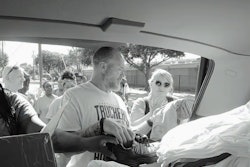 truckers-feeding-the-homeless-fredrick-claxton-dalls-2019-09-19-12-52