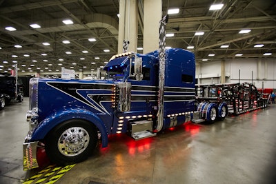 Eric Turner Sr., owner of Ellenwood, Georgia-based Turner Transport, claimed both Best of Show in the Working Combo class and the Truckers’ Choice award at GATS.