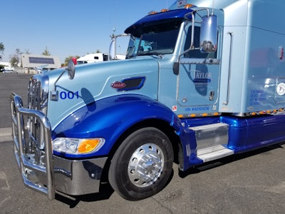 Roy Taylor’s 2012 Peterbilt 386