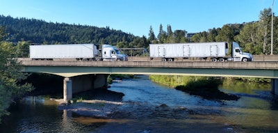 Trucks-on-bridge-over-hood-river-oregon-2020-06-03-12-11