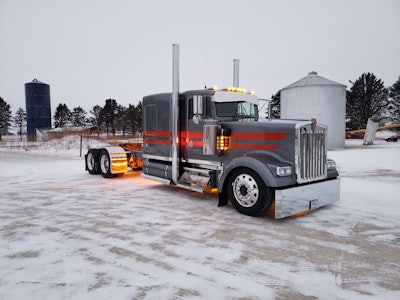 1996-2001 Bobtail Conventional – John Biddle, Maple Park, Illinois, 1996 Kenworth W900L