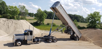 Jason Arn’s 1994 Peterbilt 379 is competing in the Working Combo 2015 & Older and Antique classes.