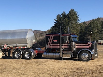 Chip Bean's 2004 Peterbilt 379 with tank trailer