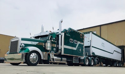 Daniel and Phyllis Snow won in the Working Combo 2015 & Older class with this 1996 Freightliner Classic XL and 2006 Utility 4000DX dry van. “The Goose” is powered by a 500-hp DDEC 4 Detroit 60 Series they added about two years ago.