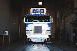 Steve-sprenger-1983-Viking-Kenworth-cabover-in-shop-2020-09-22-10-44