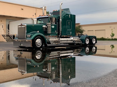 The People’s Choice winner was Jay Palachuk and his 1996 Kenworth W900.