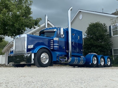 Truett Novosad’s 2007 Peterbilt 379 earned first place honors in the Tractor class.
