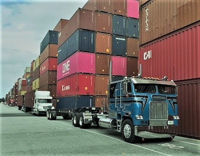 That’s Cadle’s “Joy Ride 3” 1982 Freightliner cabover at the Port of Savannah early this week, working a train derailment not far from his Augusta home base. While cabovers are no strange sight at the port, “people were hollering on the CB,” Cadle said, “honking their horns and everything.” Three people asked him would he sell it. You can hear more of the story of how the custom-restored rig came to be via this video from 2017.