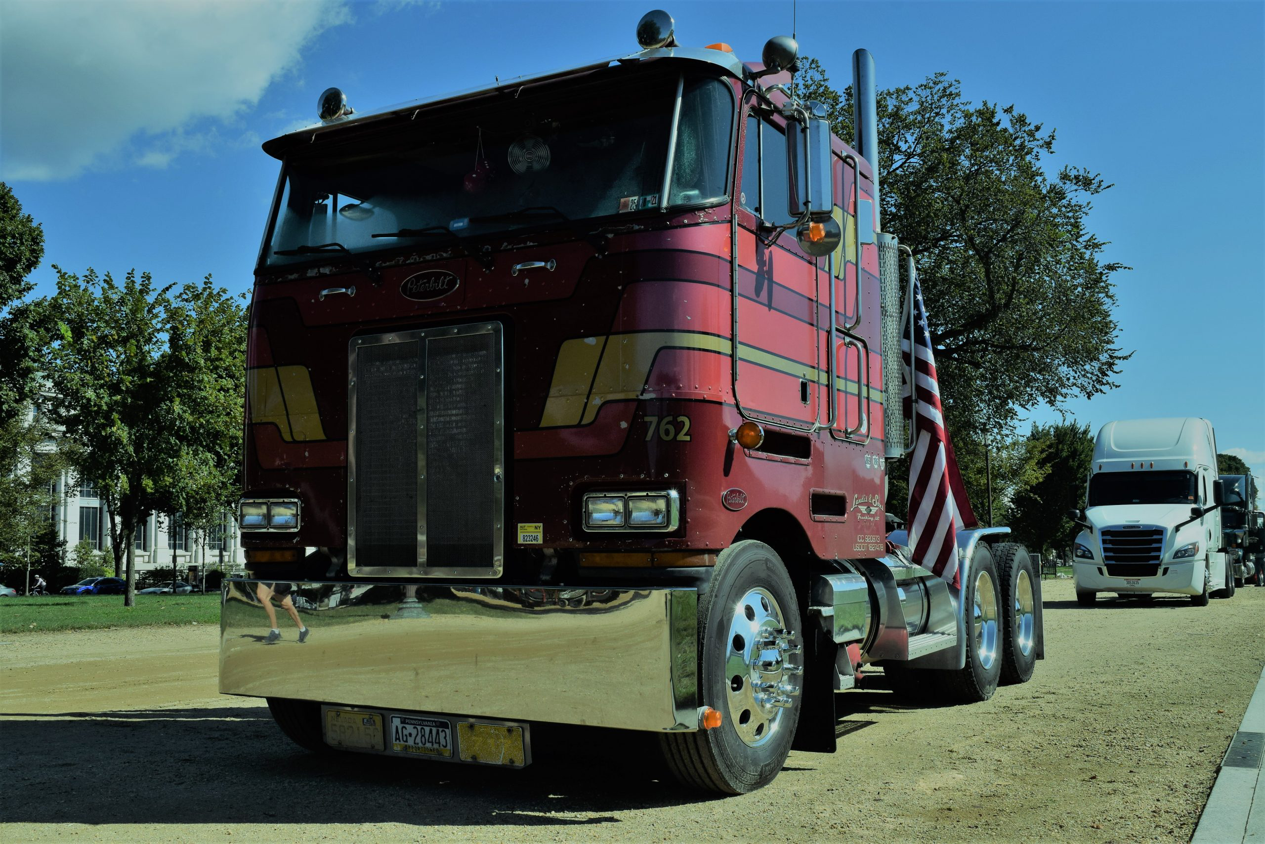 Landis & Sons Trucking's stewardship of iconic Pete cabover Overdrive