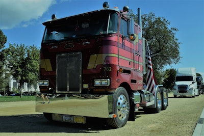 1999 Peterbilt 362 Cabover