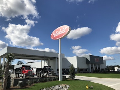 NEW PETE STORE LOCATION IN SOUTH CAROLINA | The Peterbilt Store’s new facility in West Columbia, South Carolina replaces a prior location. Located on an 11-acre site just off I-26 at Exit 119, the new 40,000-square-foot facility has increased warehouse space by 300% and offers customers easy access straight from the interstate to one of the 19 air-conditioned service bays. Overall, the facility represented a $1.2 million investment by the dealer network.