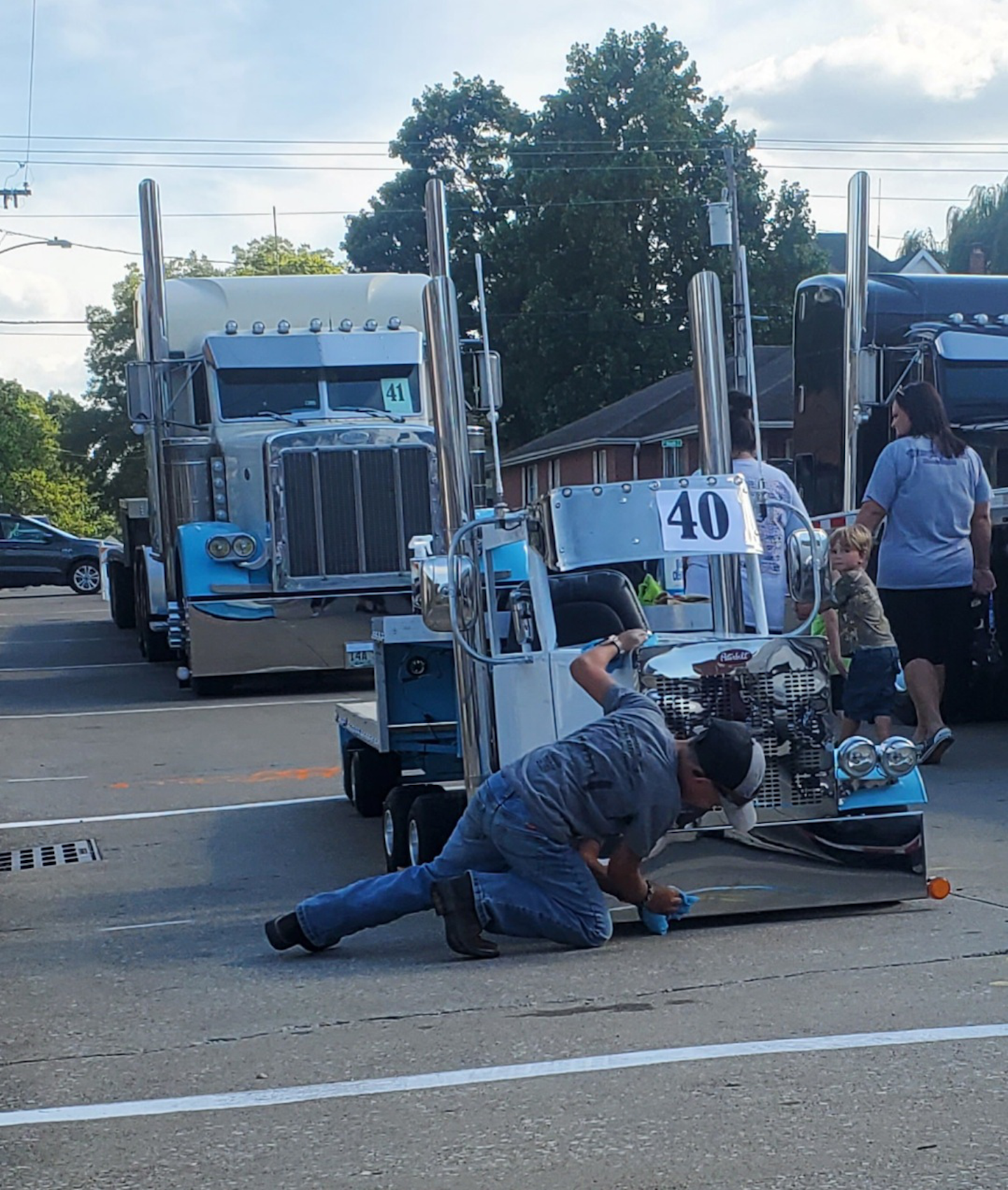 Rooster Davis And His Miniature Peterbilt Replica Weepete Overdrive