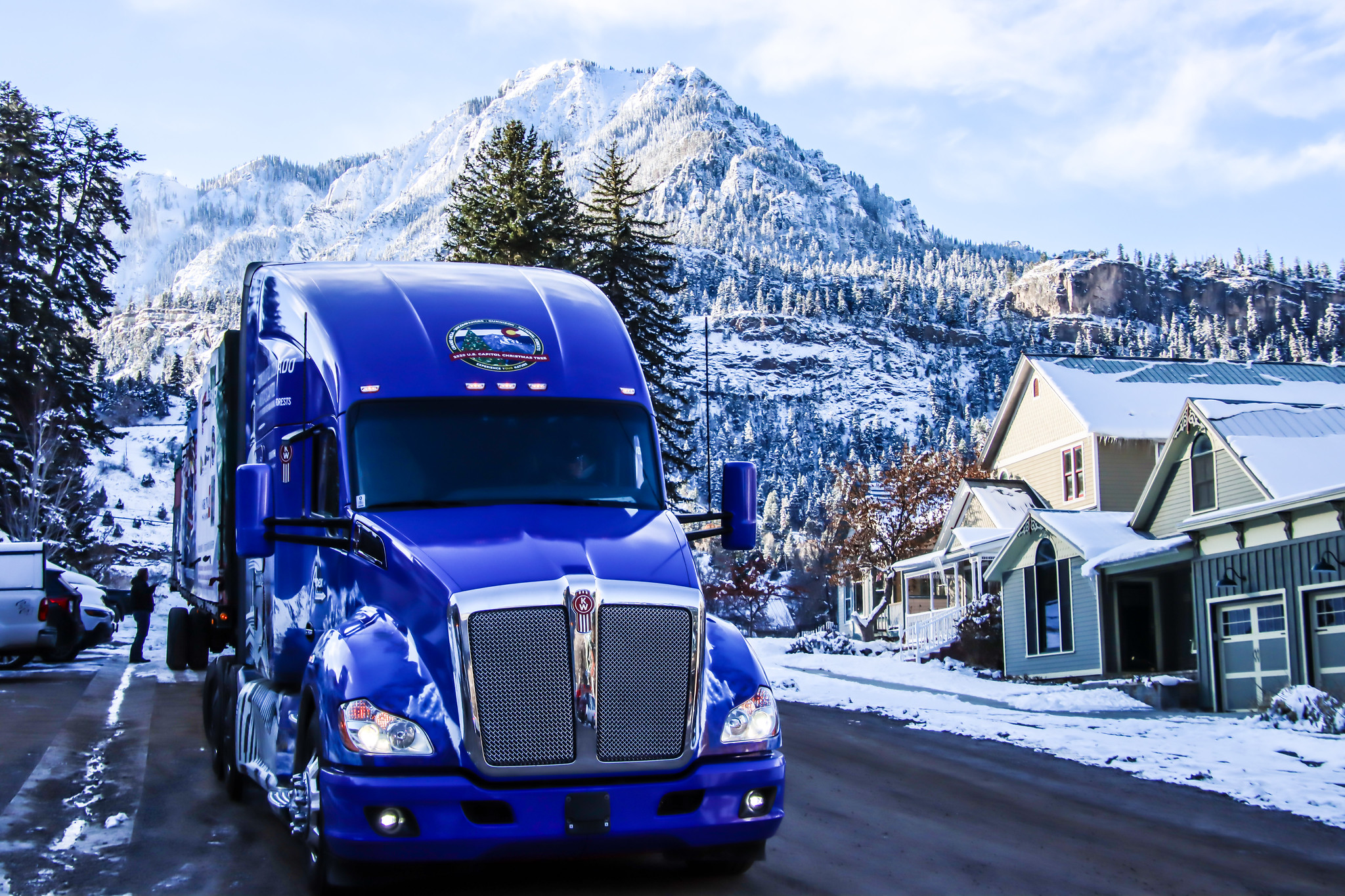 capitol-christmast-tree-Ouray-2020-12-17-10-13