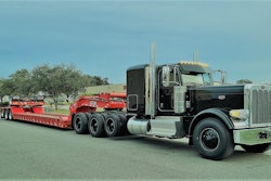 2021 Peterbilt 389 with Landoll trailer