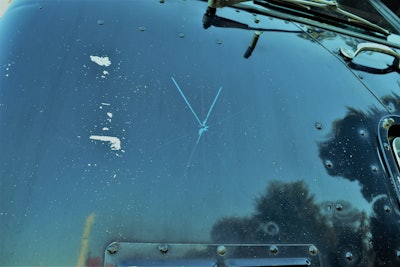 star pinstriping pattern on the front of 1978 Peterbilt 352
