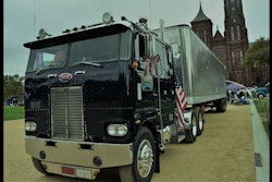 Bowerman's 1978 Peterbilt 352 cabover