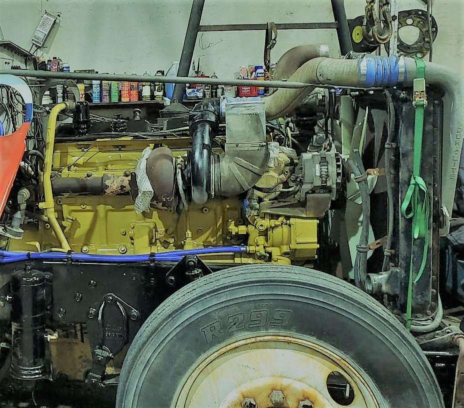 Swapping out an engine on a semi-truck